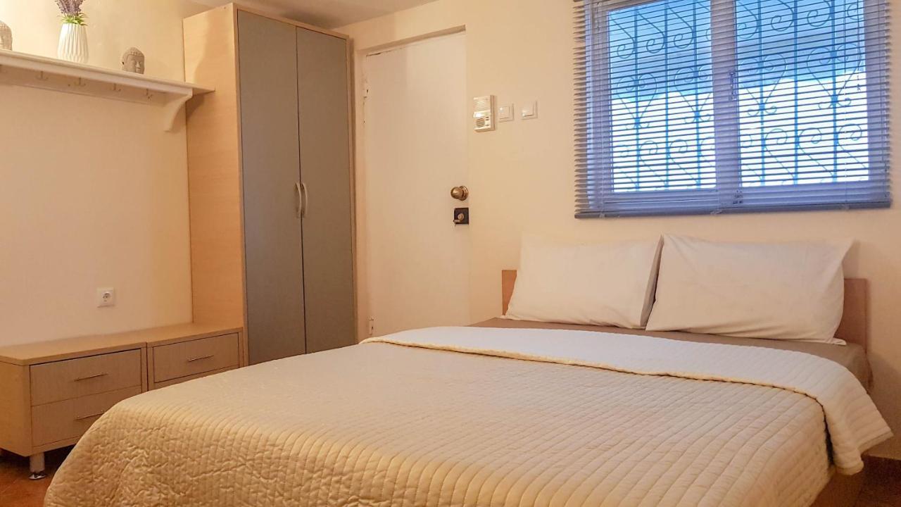 Studio With City View Apartment Tirnavos Bagian luar foto